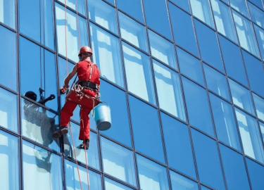 В данной статье мы рассмотрим важность мойки окон на фасаде для поддержания чистоты и эстетики зданий в Москве. Вы узнаете о преимуществах професси...